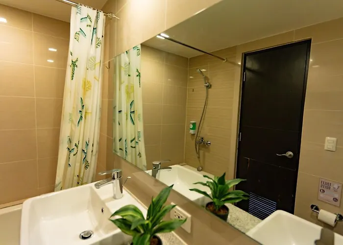 Spacious 3br In Uptown Bgc With King Size Bed, Near Malls And Restaurants Manila