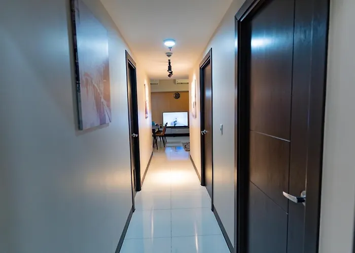 Apartamento Spacious 3br In Uptown Bgc With King Size Bed, Near Malls And Restaurants *