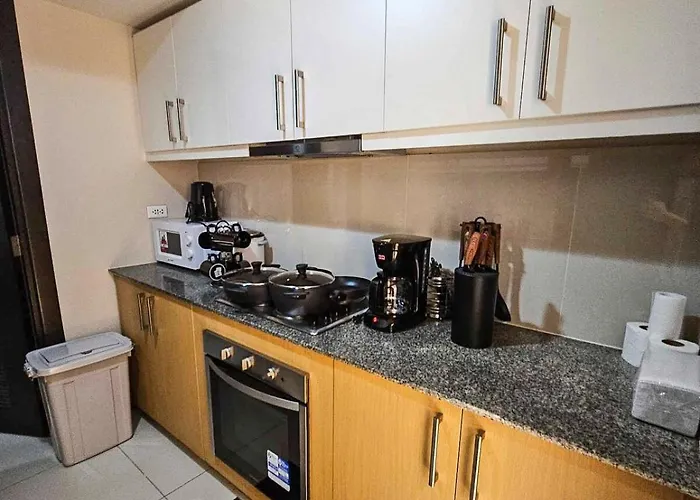 Spacious 3br In Uptown Bgc With King Size Bed, Near Malls And Restaurants Apartamento Manila