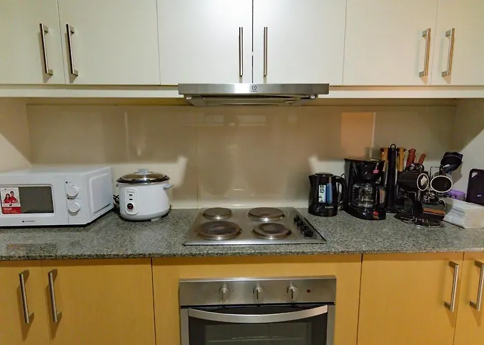 Spacious 3br In Uptown Bgc With King Size Bed, Near Malls And Restaurants Apartamento