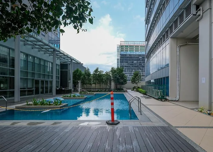 Spacious 3br In Uptown Bgc With King Size Bed, Near Malls And Restaurants Manila