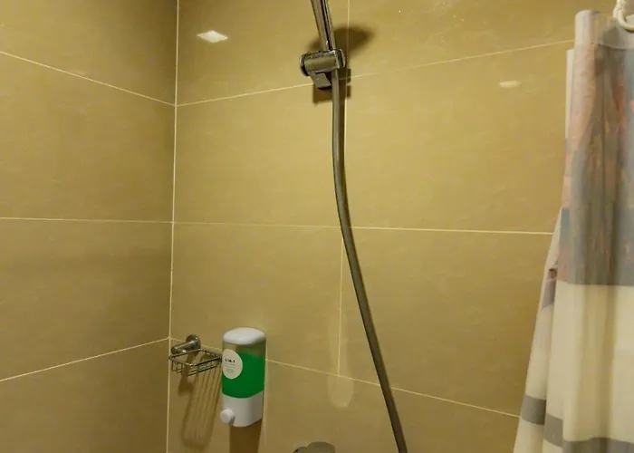 Spacious 3br In Uptown Bgc With King Size Bed, Near Malls And Restaurants Apartamento