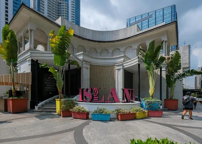 Spacious 3br In Uptown Bgc With King Size Bed, Near Malls And Restaurants Manila