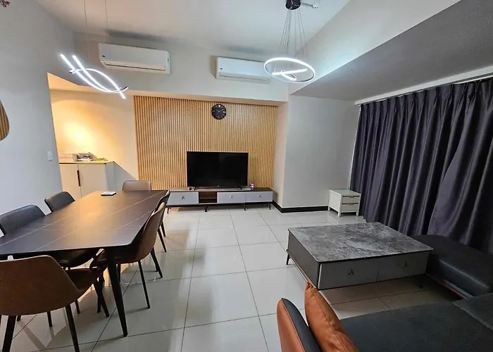 Spacious 3br In Uptown Bgc With King Size Bed, Near Malls And Restaurants * Manila