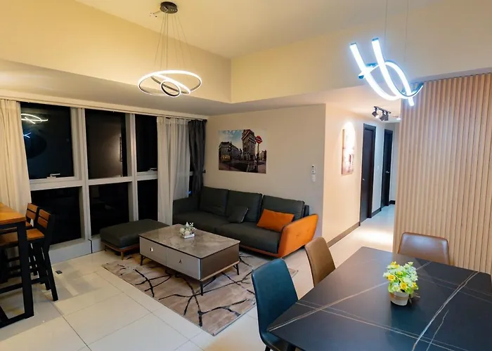 Spacious 3br In Uptown Bgc With King Size Bed, Near Malls And Restaurants Apartamento *