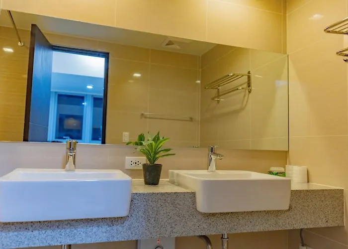 Spacious 3br In Uptown Bgc With King Size Bed, Near Malls And Restaurants Apartamento Manila