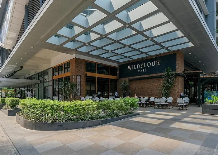 Spacious 3br In Uptown Bgc With King Size Bed, Near Malls And Restaurants Apartamento Manila