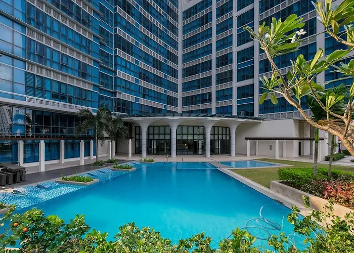 Spacious 3br In Uptown Bgc With King Size Bed, Near Malls And Restaurants Manila