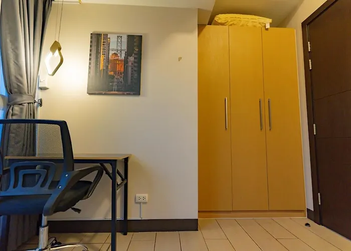 Spacious 3br In Uptown Bgc With King Size Bed, Near Malls And Restaurants Apartamento Manila