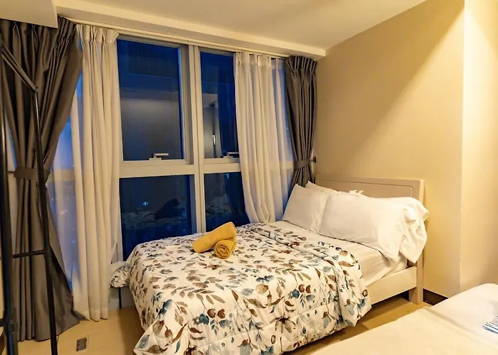 Spacious 3br In Uptown Bgc With King Size Bed, Near Malls And Restaurants