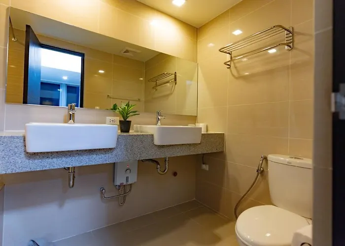 Spacious 3br In Uptown Bgc With King Size Bed, Near Malls And Restaurants